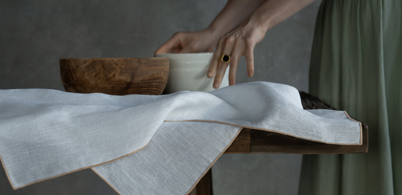 Unfolding Style: Table Dressing with Napkins and Placemats