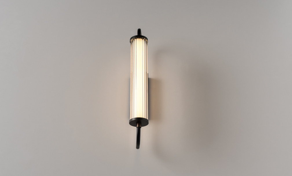 Ison Black Wall Lamp