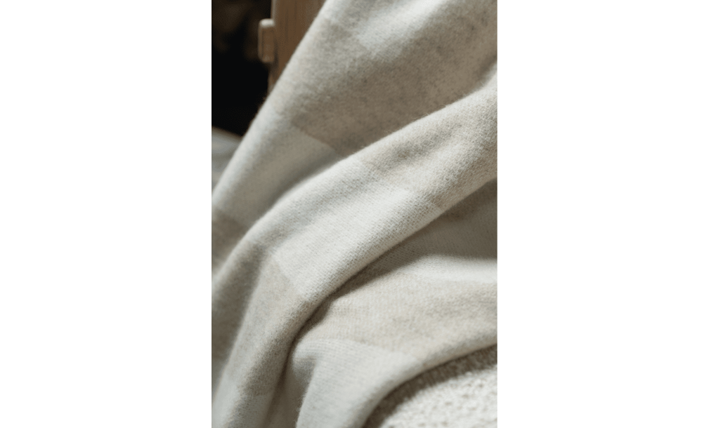 Echo Throw Sand Beige